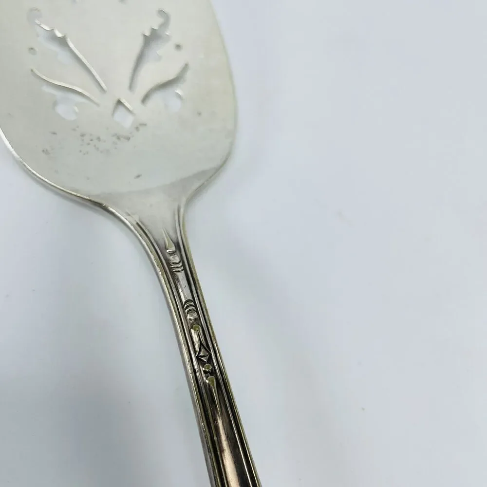 Meadowbrook Heather Dessert Pie Server WM A Rogers Oneida SilverPlate VTG